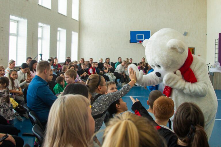 «Белому мишке» 7 лет! С Днём рождения!