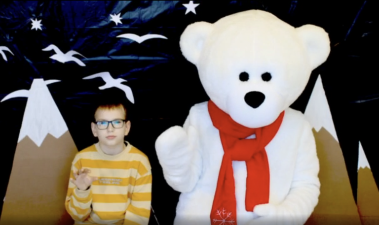 «Живая открытка» от студии «Экран» для Белого мишки